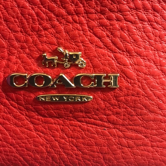 COACH PHOEBE SHOULDER BAG IN PEBBLE LEATHER - Picture 4 of 5